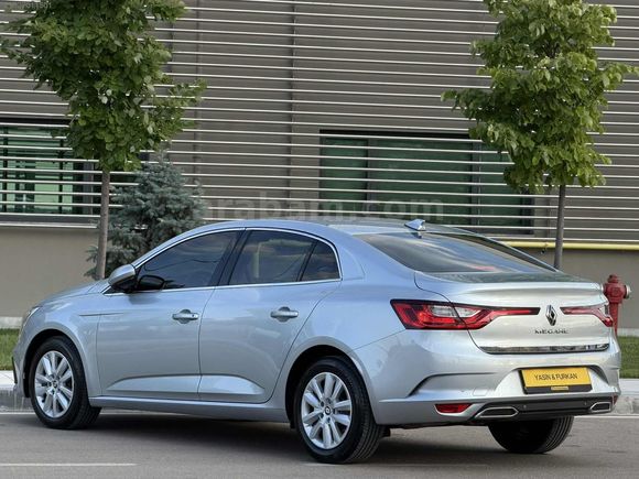 DEĞİŞENSİZ BOYASIZ TRAMERSİZ 2026 MODEL 6.001 BİN KM'DE MEGANE