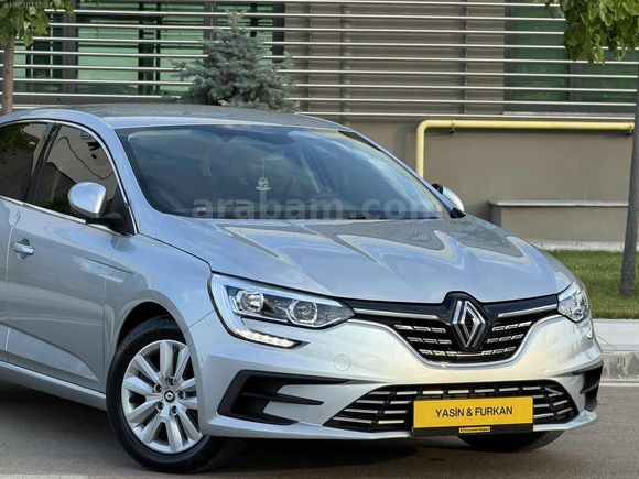 DEĞİŞENSİZ BOYASIZ TRAMERSİZ 2026 MODEL 6.001 BİN KM'DE MEGANE