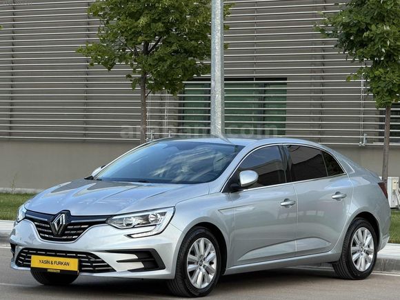 DEĞİŞENSİZ BOYASIZ TRAMERSİZ 2026 MODEL 6.001 BİN KM'DE MEGANE