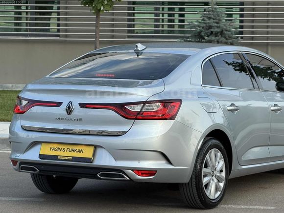 DEĞİŞENSİZ BOYASIZ TRAMERSİZ 2026 MODEL 6.001 BİN KM'DE MEGANE