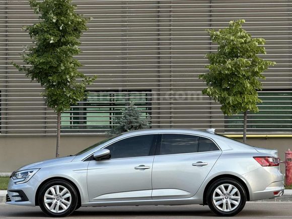DEĞİŞENSİZ BOYASIZ TRAMERSİZ 2026 MODEL 6.001 BİN KM'DE MEGANE