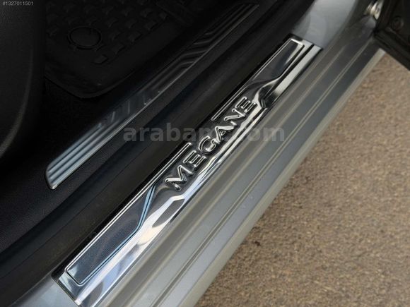 DEĞİŞENSİZ BOYASIZ TRAMERSİZ 2026 MODEL 6.001 BİN KM'DE MEGANE