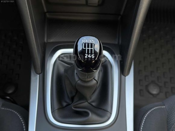 DEĞİŞENSİZ BOYASIZ TRAMERSİZ 2026 MODEL 6.001 BİN KM'DE MEGANE