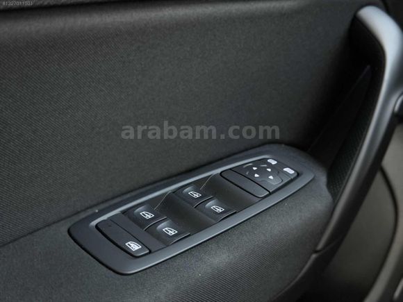 DEĞİŞENSİZ BOYASIZ TRAMERSİZ 2026 MODEL 6.001 BİN KM'DE MEGANE