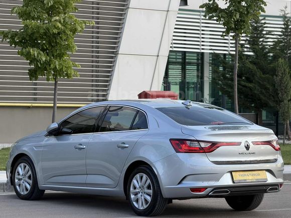 DEĞİŞENSİZ BOYASIZ TRAMERSİZ 2026 MODEL 6.001 BİN KM'DE MEGANE