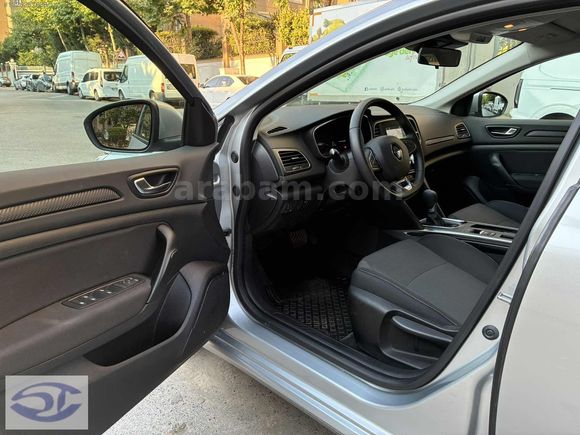 2025 MEGANE 1.3 TCE TOUCH - HATASIZ - 6 650KM