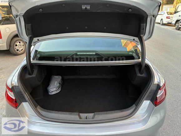 2025 MEGANE 1.3 TCE TOUCH - HATASIZ - 6 650KM