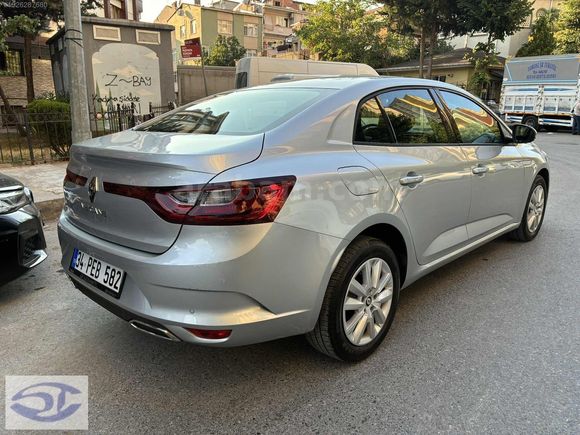 2025 MEGANE 1.3 TCE TOUCH - HATASIZ - 6 650KM