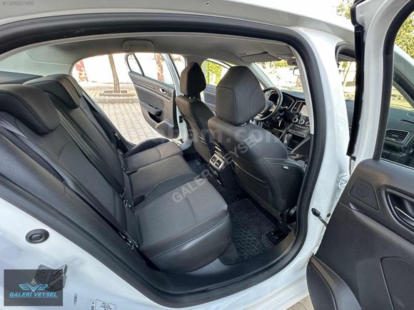 2025 MEGANE 1.3 TCE HATASIZ BOYASIZ