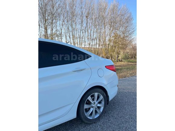 Sahibinden Hyundai Accent Blue 1.6 CRDI Mode Plus 2015 Model 