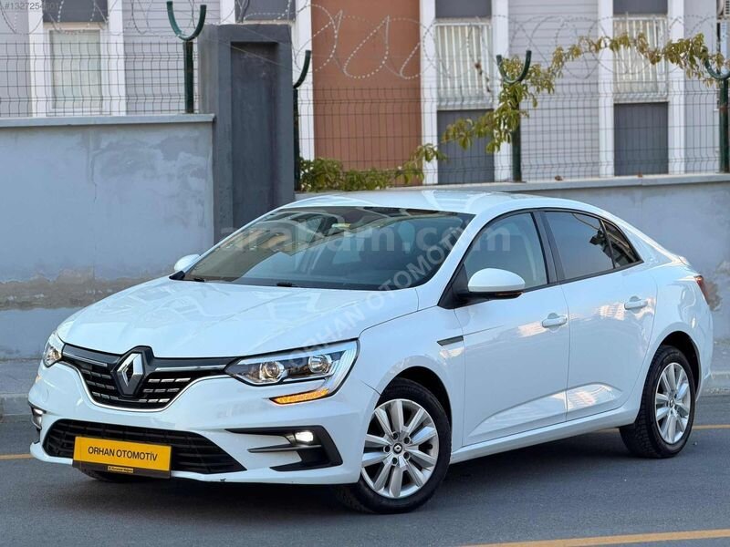 Galeriden Renault Megane 1.3 TCe Joy Comfort 2021 Model Mersin 130.000 km Beyaz