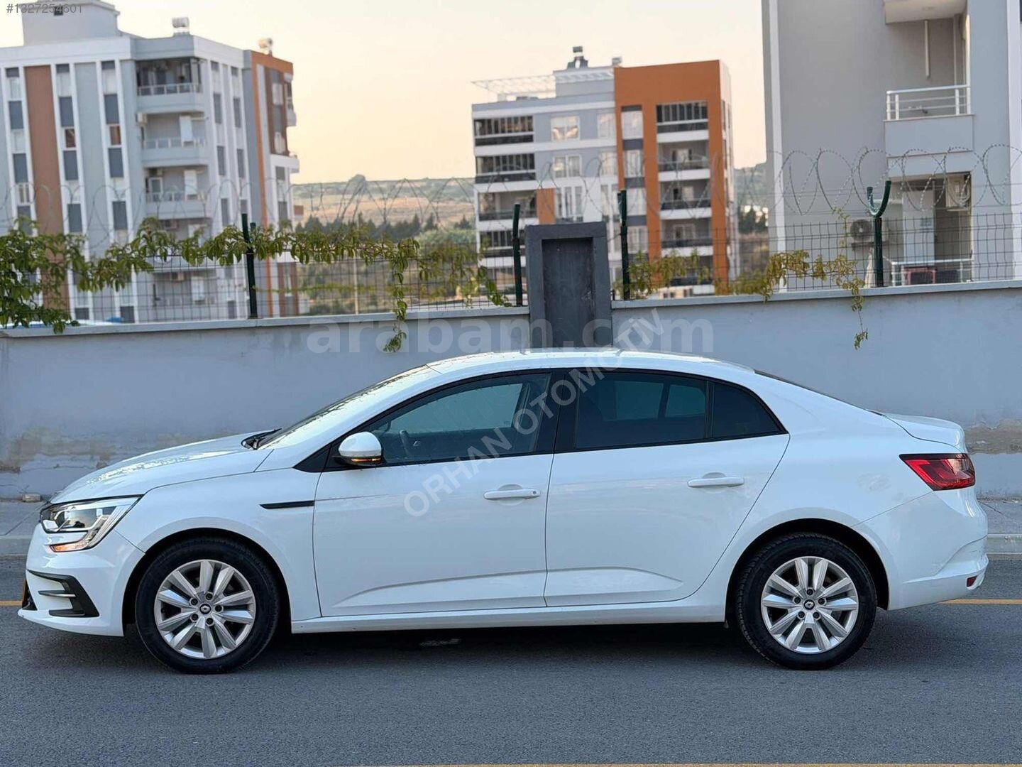 Galeriden Renault Megane 1.3 TCe Joy Comfort 2021 Model Mersin 130.000 km Beyaz 5
