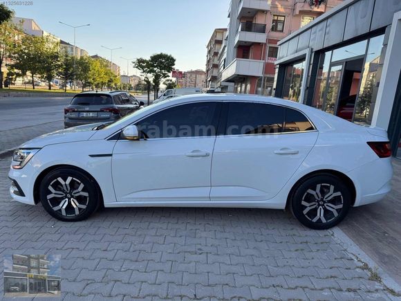 HATASIZ 26 BİN KM MEGAN OTOMATİK