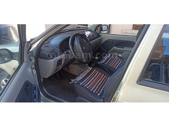 Sahibinden Renault Clio 1.4 Expression 2002 Model  196.000 km Yeşil