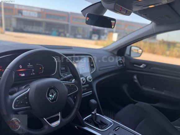 2024 RENAULT MEGANE IV