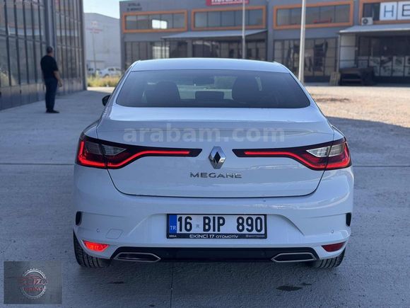 2024 RENAULT MEGANE IV