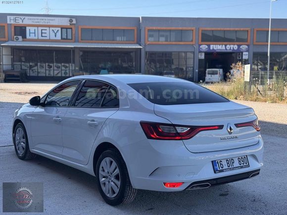 2024 RENAULT MEGANE IV