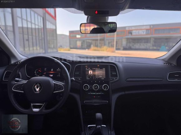 2024 RENAULT MEGANE IV