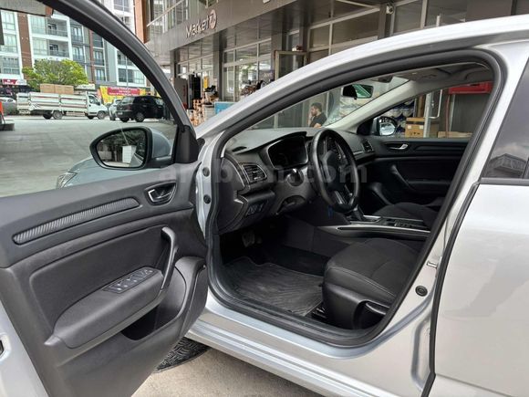 RENAULT MEGANE 2024 MODEL 36.000 KM HATASIZ