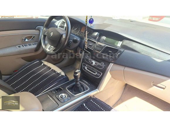 DERE MOTORS'DAN 2012 LATİTUDE 1.5 DCI PRIVILEGE SANRUFLU