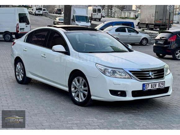 DERE MOTORS'DAN 2012 LATİTUDE 1.5 DCI PRIVILEGE SANRUFLU