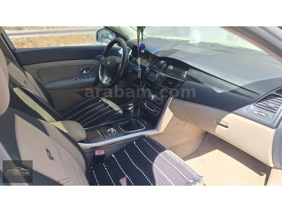 DERE MOTORS'DAN 2012 LATİTUDE 1.5 DCI PRIVILEGE SANRUFLU