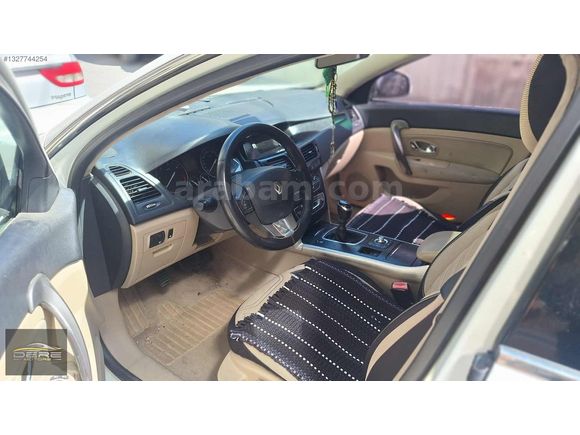 DERE MOTORS'DAN 2012 LATİTUDE 1.5 DCI PRIVILEGE SANRUFLU