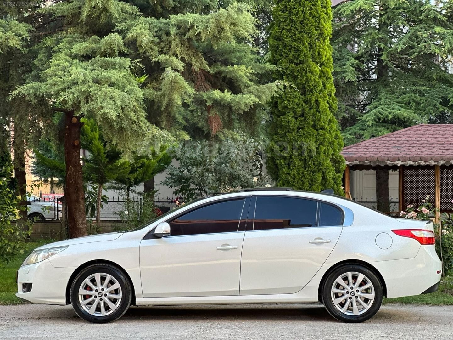 Galeriden Renault Latitude 1.5 dCi Executive 2011 Model Tokat 162.000 km Beyaz 7