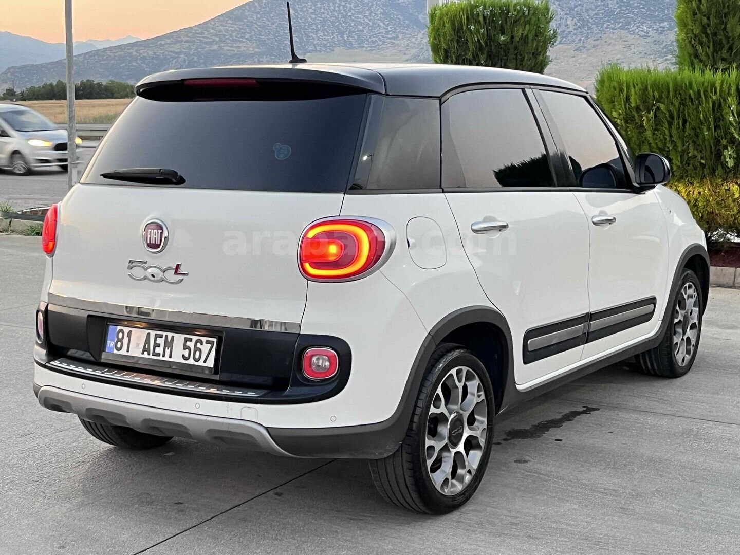 Galeriden Fiat 500 Ailesi 500L 1.3 Mjet RockStar 2014 Model Burdur 169.000 km Beyaz 6
