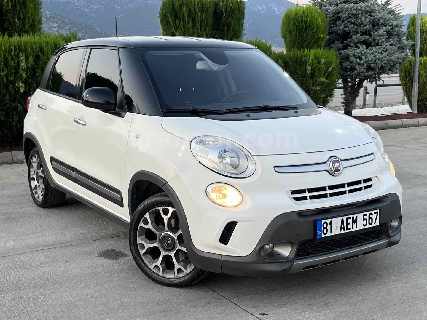 Galeriden Fiat 500 Ailesi 500L 1.3 Mjet RockStar 2014 Model Burdur 169.000 km Beyaz 3