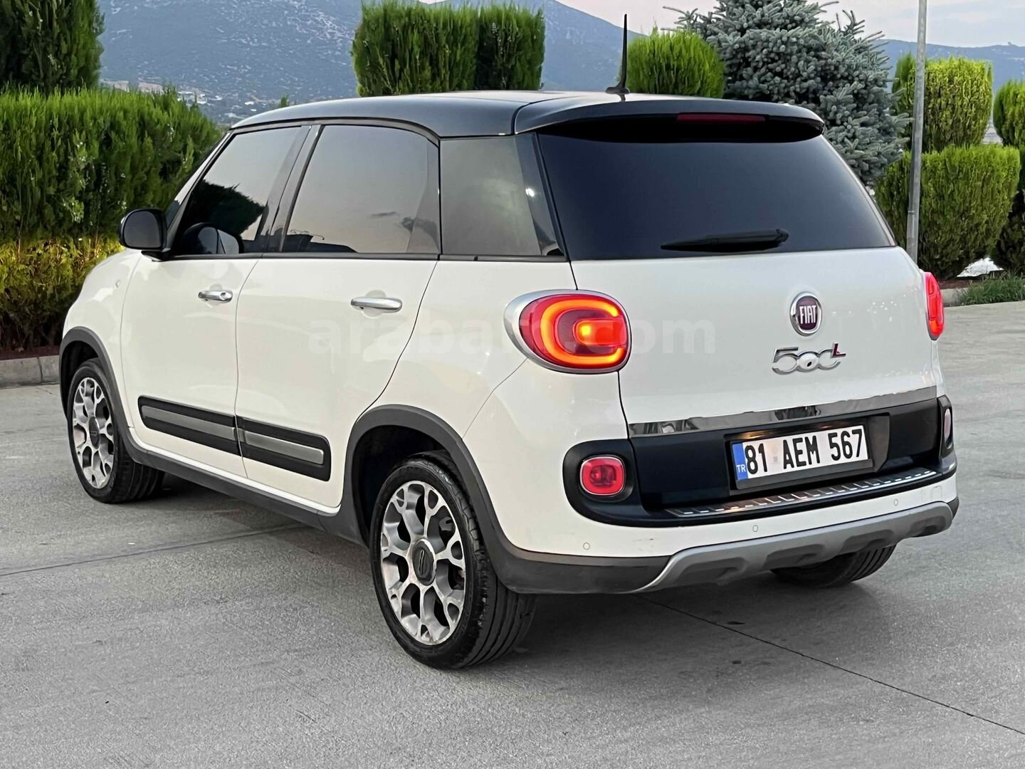 Galeriden Fiat 500 Ailesi 500L 1.3 Mjet RockStar 2014 Model Burdur 169.000 km Beyaz 5