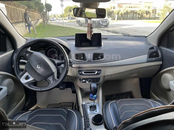 YILDIZ OTOMOTİV DEN 2012 HB MEGANE DİZEL OTOMOTİK