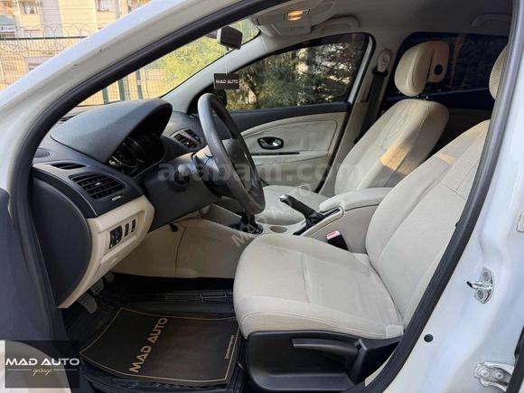 *MAD AUTO*2011 RENAULT MEGANE 1.5 DCİ DEĞİŞENSİZ TERTEMİZ