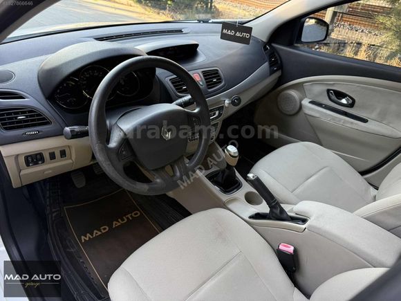 *MAD AUTO*2011 RENAULT MEGANE 1.5 DCİ DEĞİŞENSİZ TERTEMİZ