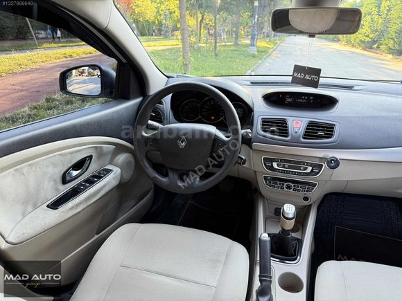 *MAD AUTO*2011 RENAULT MEGANE 1.5 DCİ DEĞİŞENSİZ TERTEMİZ