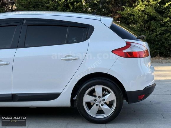*MAD AUTO*2011 RENAULT MEGANE 1.5 DCİ DEĞİŞENSİZ TERTEMİZ