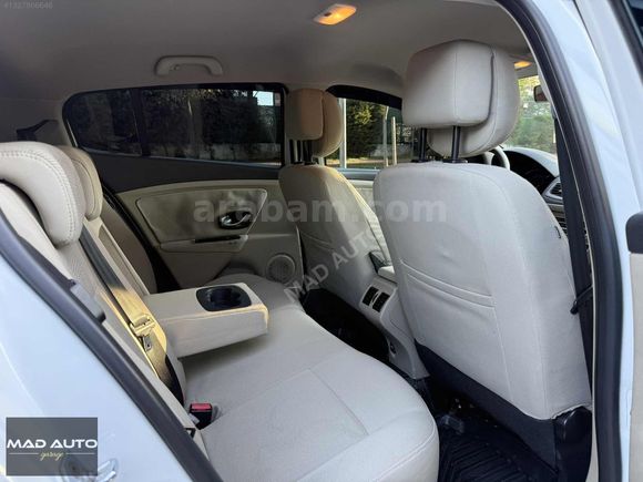 *MAD AUTO*2011 RENAULT MEGANE 1.5 DCİ DEĞİŞENSİZ TERTEMİZ