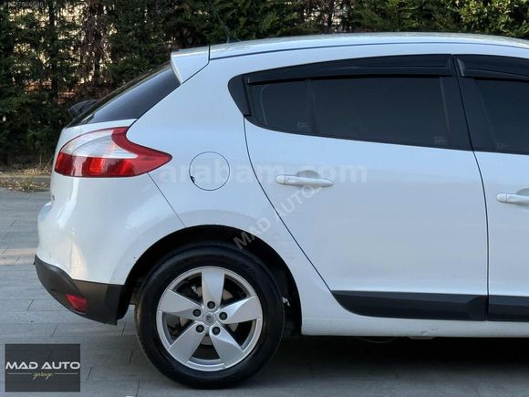 *MAD AUTO*2011 RENAULT MEGANE 1.5 DCİ DEĞİŞENSİZ TERTEMİZ