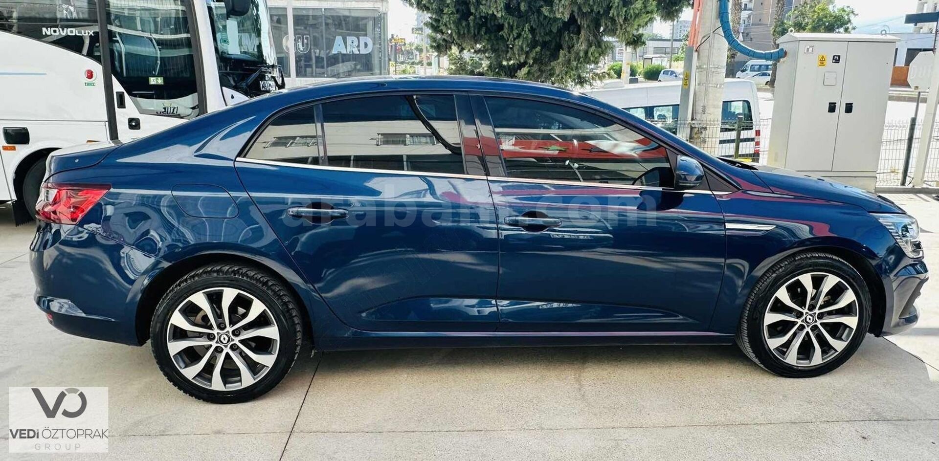 Galeriden Renault Megane 1.5 Blue DCI Icon 2023 Model Mersin 202.500 km Lacivert 5