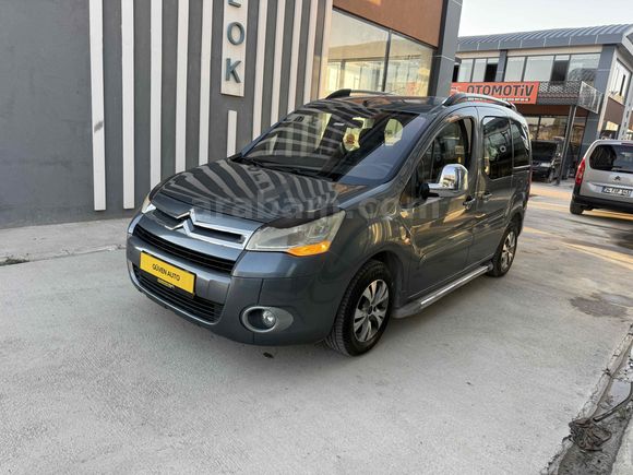Galeriden Citroen Berlingo 1.6 HDi Combi Silverline 2011 Model Van