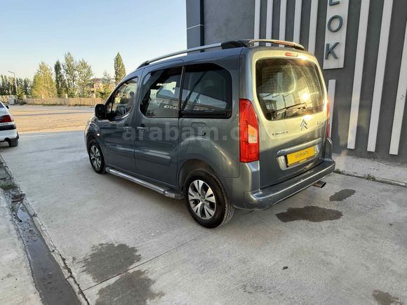 Galeriden Citroen Berlingo 1.6 HDi Combi Silverline 2011 Model Van