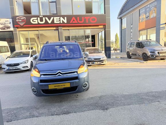 Galeriden Citroen Berlingo 1.6 HDi Combi Silverline 2011 Model Van