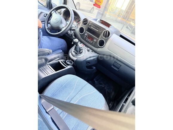 Galeriden Citroen Berlingo 1.6 HDi Combi Silverline 2011 Model Van