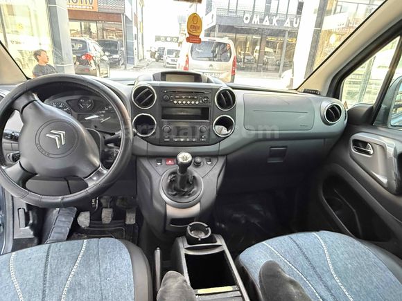 Galeriden Citroen Berlingo 1.6 HDi Combi Silverline 2011 Model Van