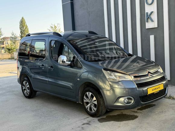 Galeriden Citroen Berlingo 1.6 HDi Combi Silverline 2011 Model Van