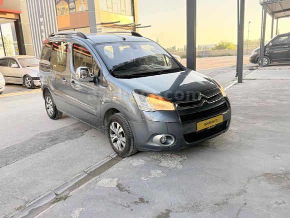 Galeriden Citroen Berlingo 1.6 HDi Combi Silverline 2011 Model Van