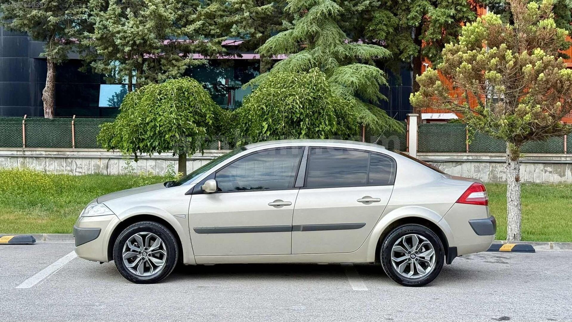 Galeriden Renault Megane 1.5 dCi Expression Plus 2007 Model Konya 228.000 km Kahverengi 5