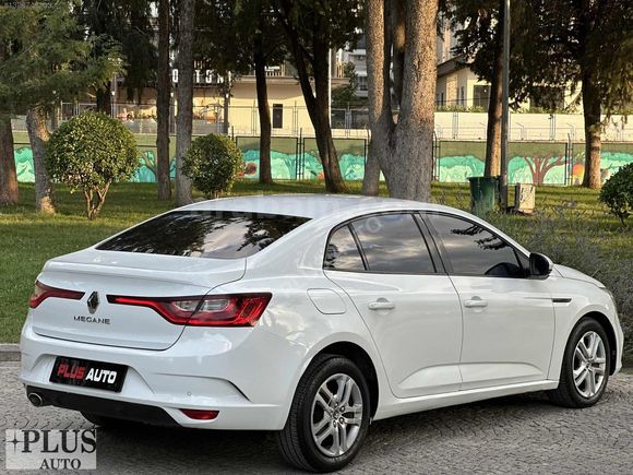 PLUS AUTO'DAN RENAULT MEGANE 1.5 BLUE DCI JOY EDC