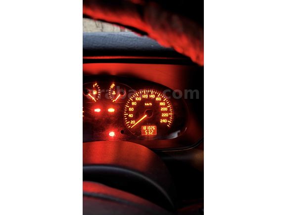 Sahibinden Renault Megane 1.4 RTA 2001 Model 
