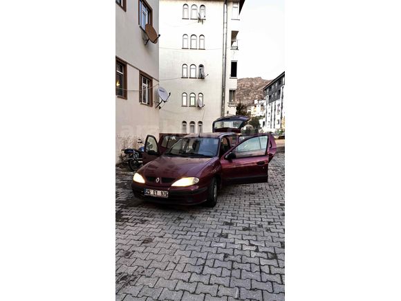 Sahibinden Renault Megane 1.4 RTA 2001 Model 
